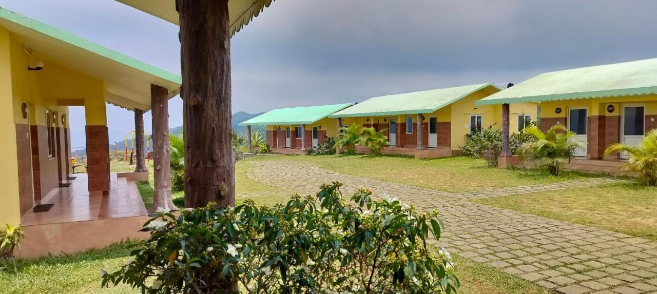 Pagoda Plantation Resort Pīrmed Extérieur photo